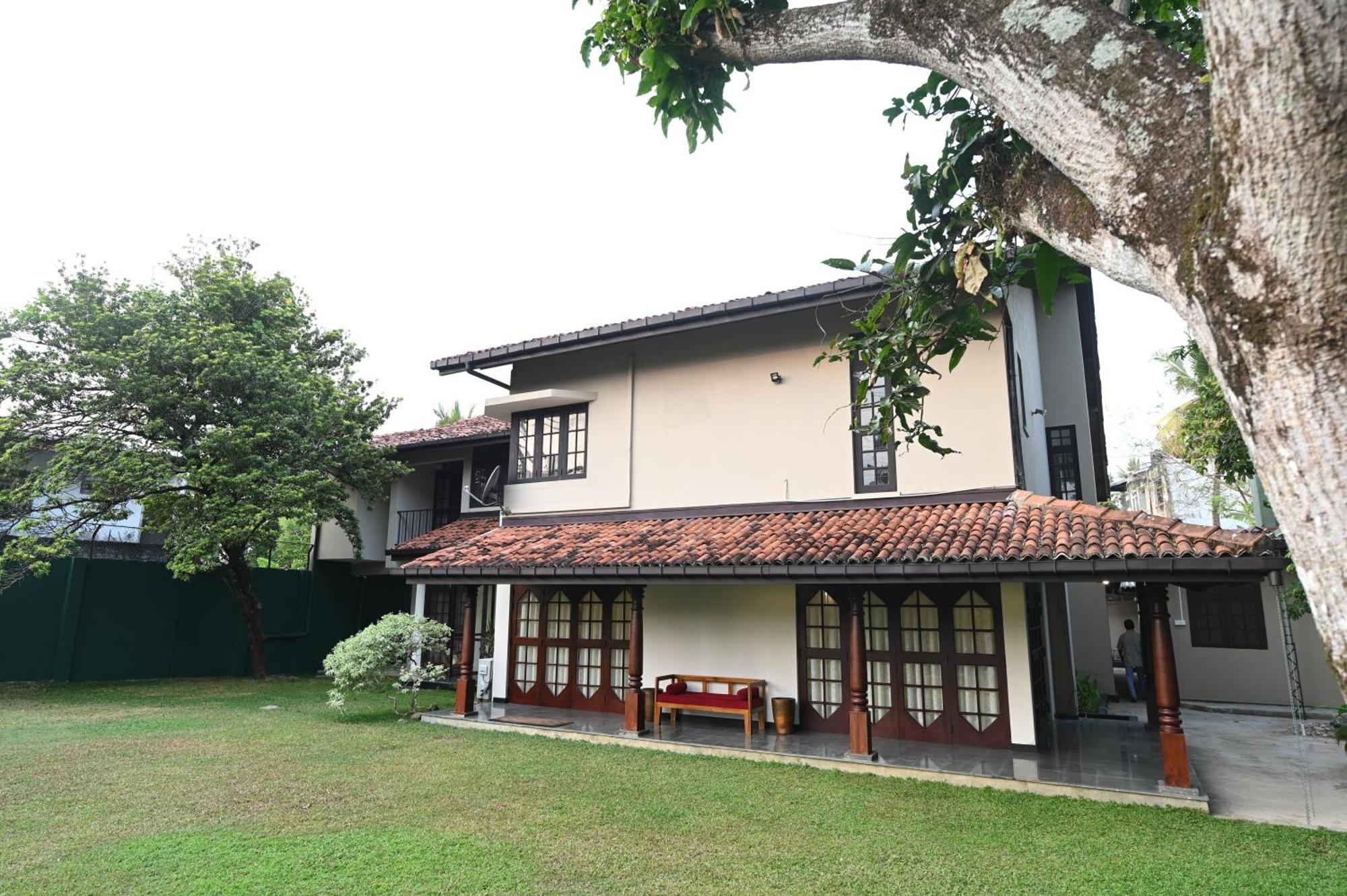 Serene Manor Battaramulla Exterior photo